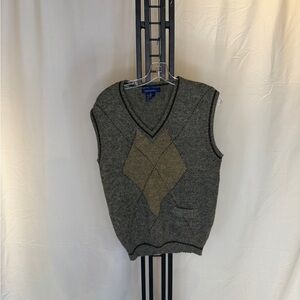 GENERRA V-Neck Sweater Vest in Gray and Tan‎